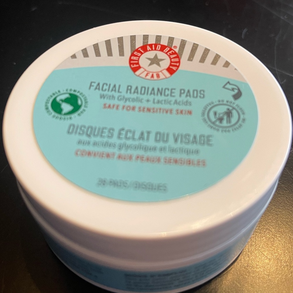 First Aid Beauty Radiance Pads